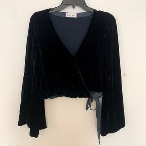 NWOT Bella Dahl blue velvet top